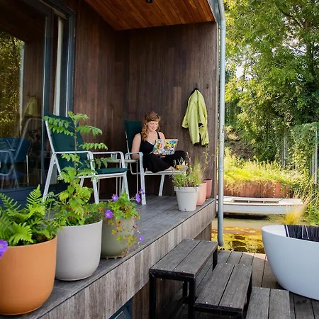 Дом отдыха Hoteldebootel 's-hertogenbosch Met Prive Sauna Ден Бош